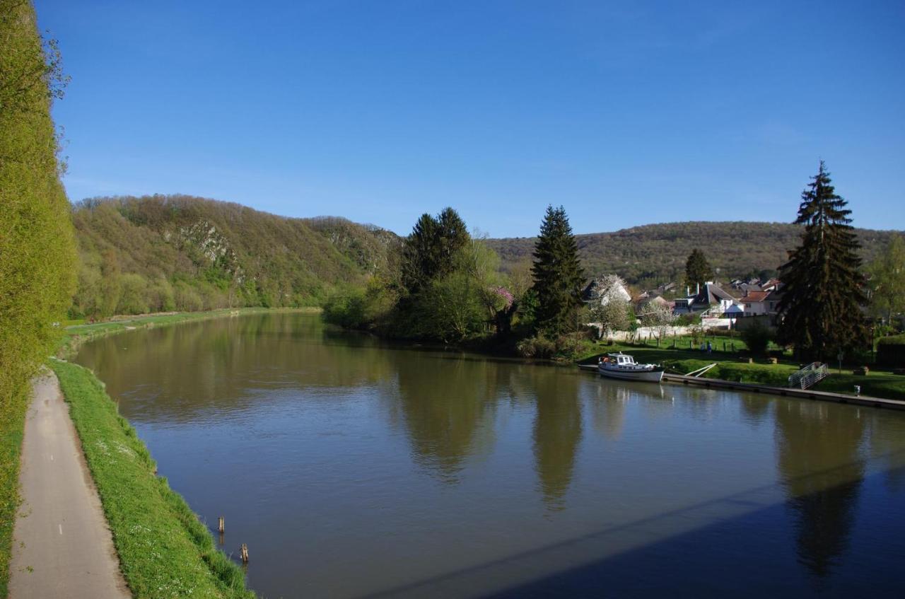 Le Doux Rivage, proche de Charleville, jardin et accès à la voie verte Joigny-sur-Meuse Extérieur photo