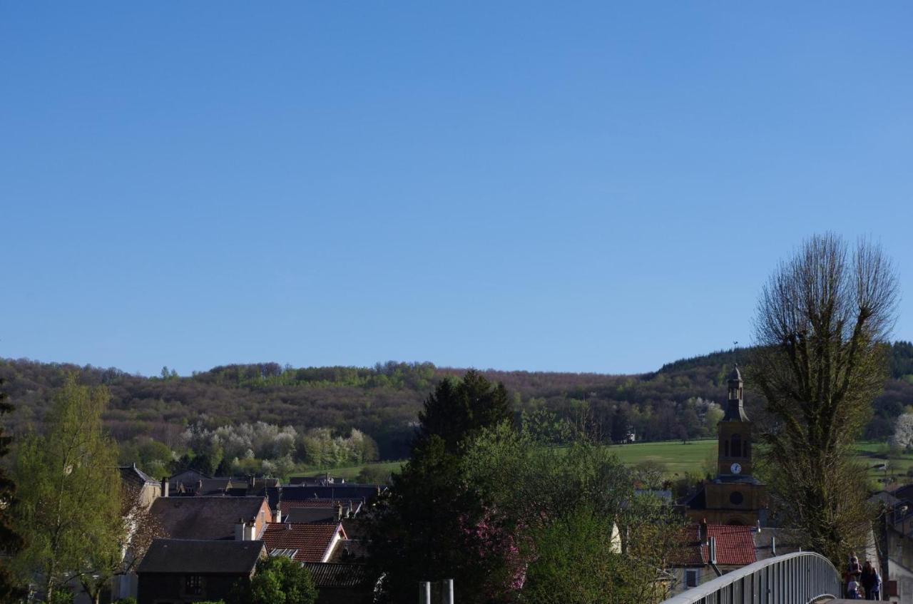 Le Doux Rivage, proche de Charleville, jardin et accès à la voie verte Joigny-sur-Meuse Extérieur photo