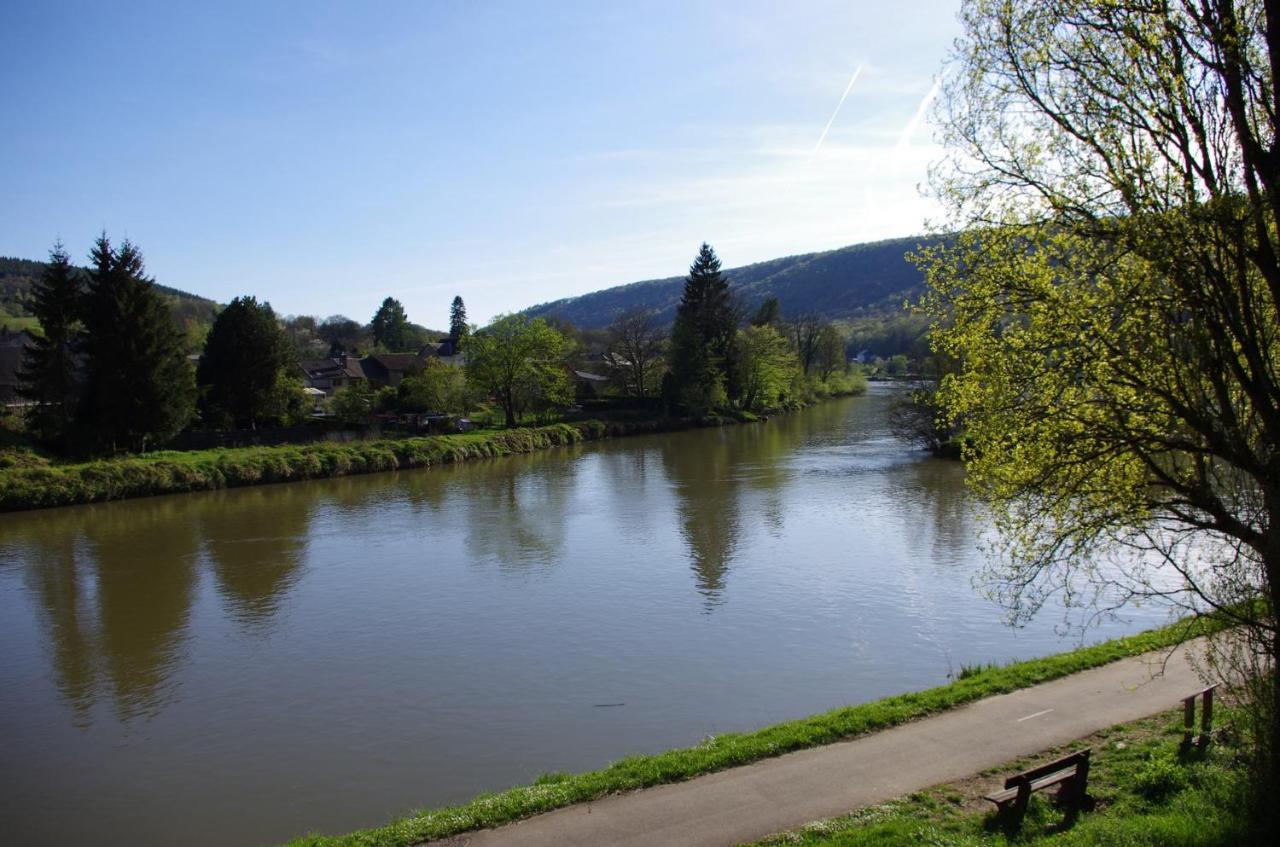 Le Doux Rivage, proche de Charleville, jardin et accès à la voie verte Joigny-sur-Meuse Extérieur photo