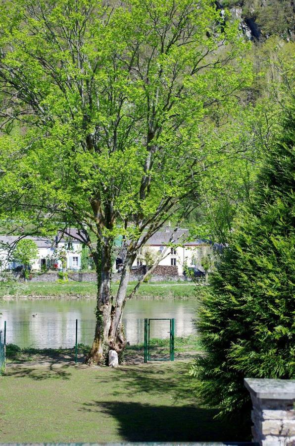 Le Doux Rivage, proche de Charleville, jardin et accès à la voie verte Joigny-sur-Meuse Extérieur photo