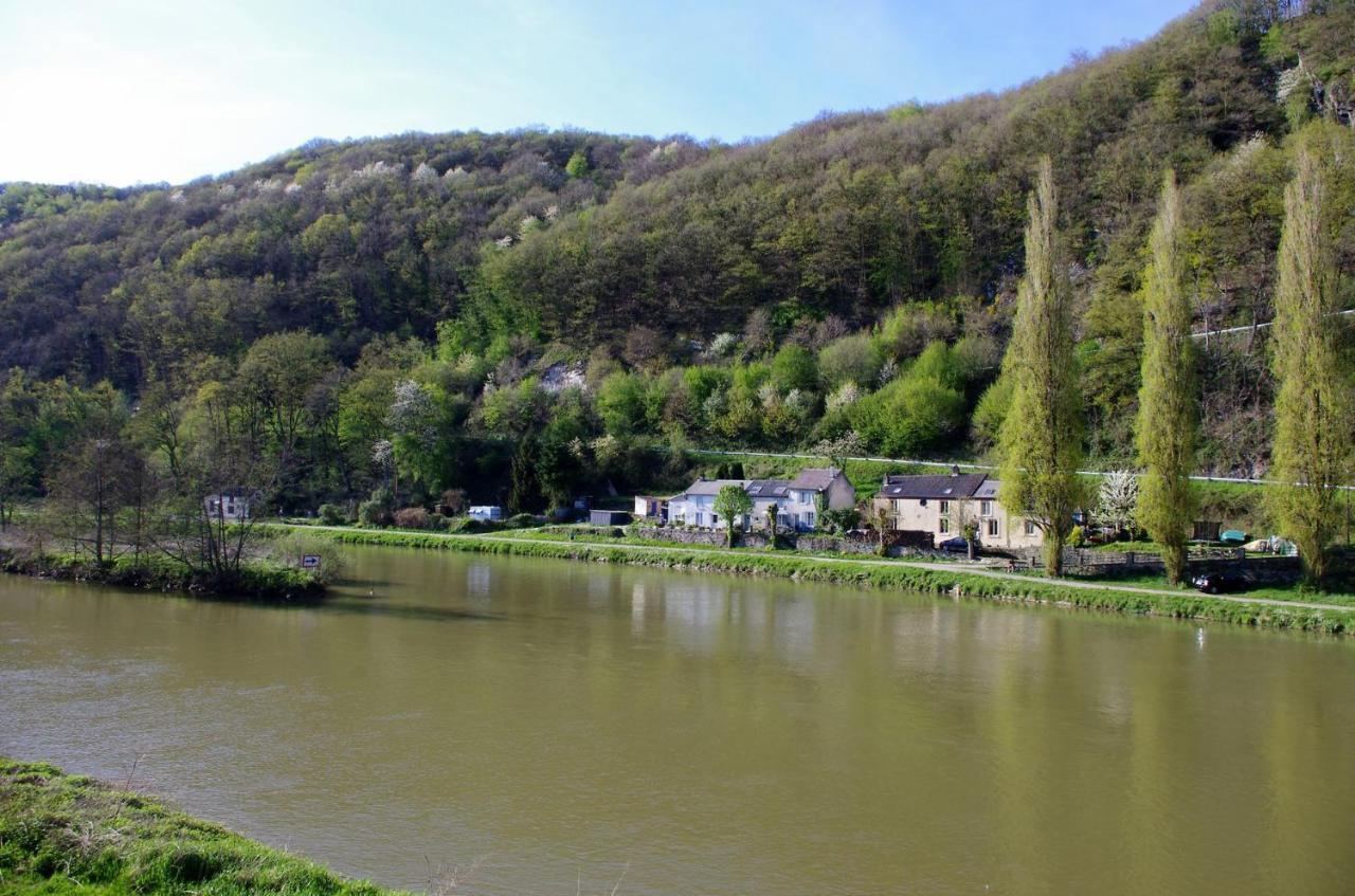 Le Doux Rivage, proche de Charleville, jardin et accès à la voie verte Joigny-sur-Meuse Extérieur photo